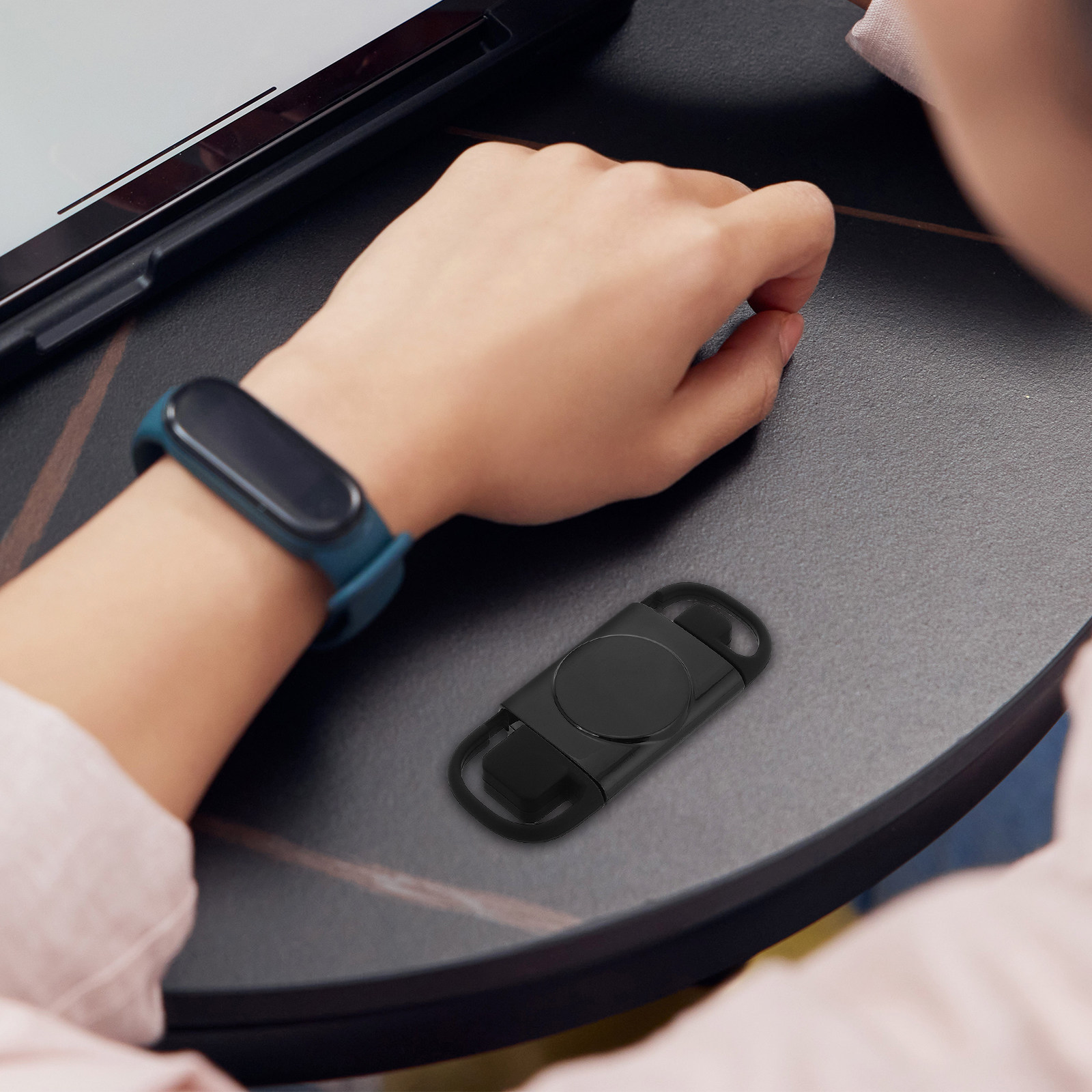 شاحن لاسلكي محمول للساعات الذك - مراجعة Wireless Charger Watch وسعره